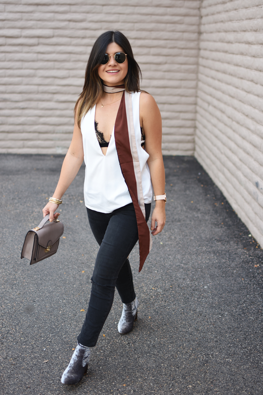 THE MINIMAL PLUNGING TOP