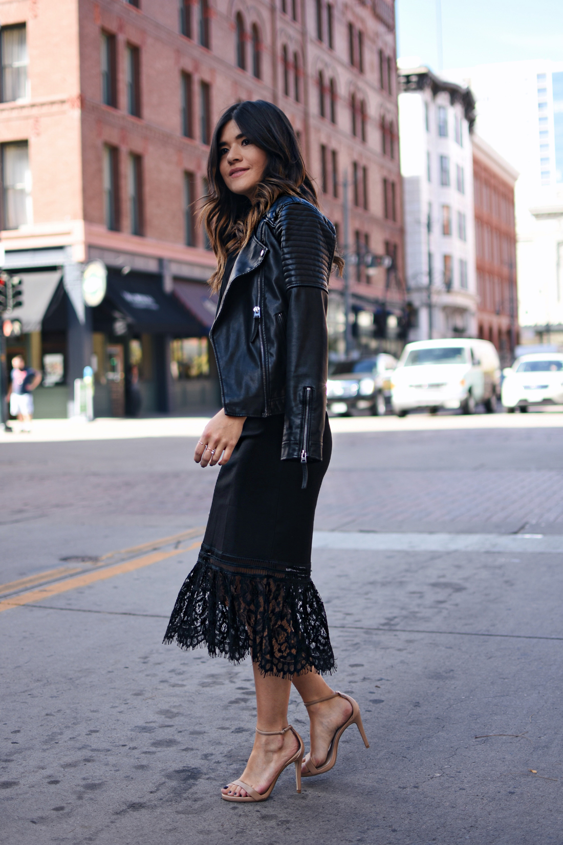 A TOTAL BLACK LOOK YOU MUST TRY