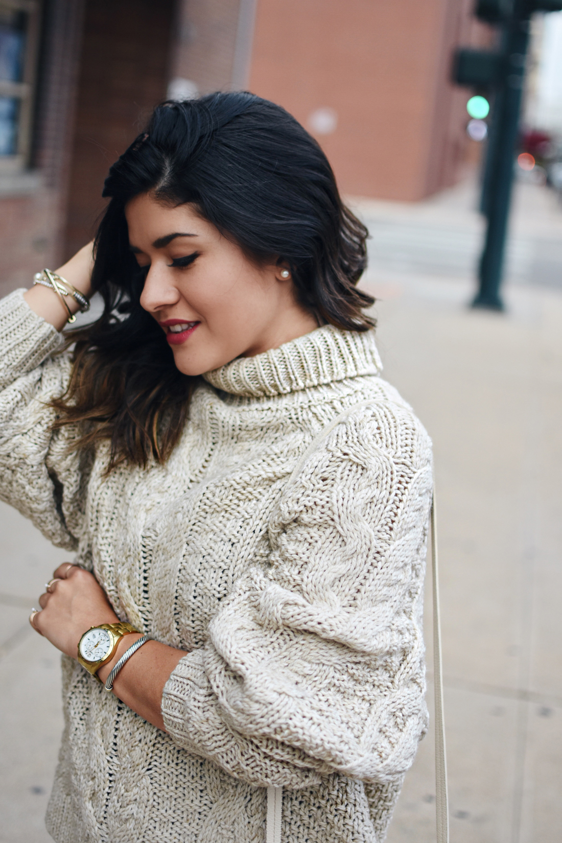 THE CLASSIC PEARL EARRINGS AND HOW TO STYLE THEM