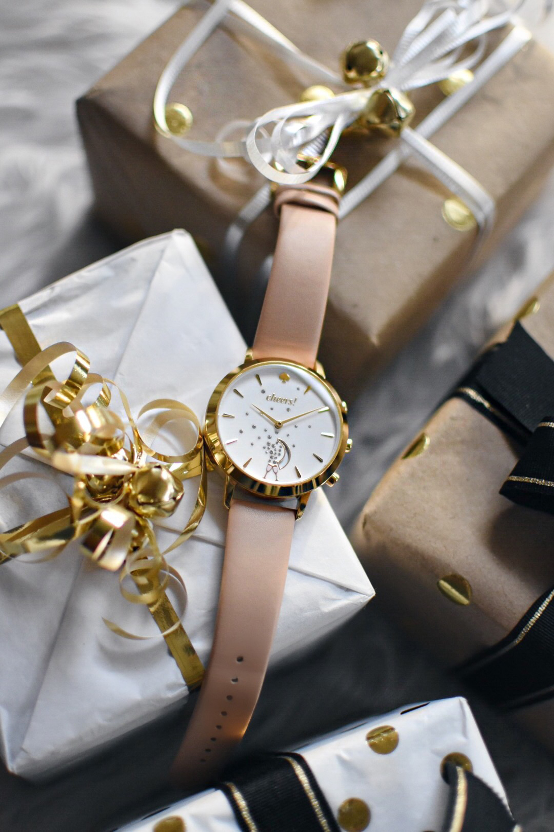 10 REASONS WHY GIFTING A HYBRID SMART WATCH IS A GOOD IDEA