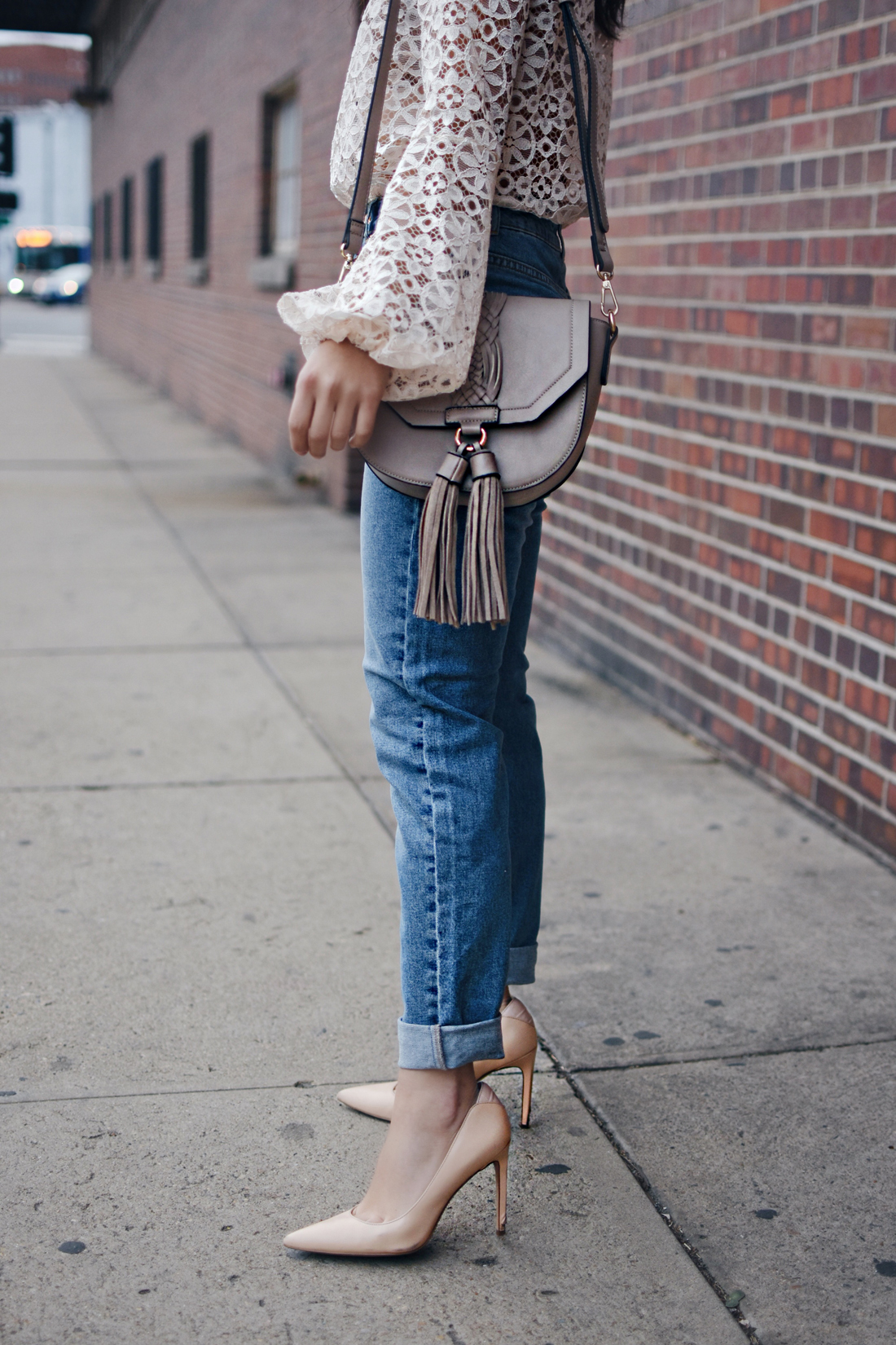 Carolina Hellal of Chic Talk wearing mom jeans, lace top, Sam Edelman nude pumps and a Moda Luxe nude bag - 5 TIPS ON HOW TO WEAR MOM JEANS by popular Denver fashion blogger Chic Talk