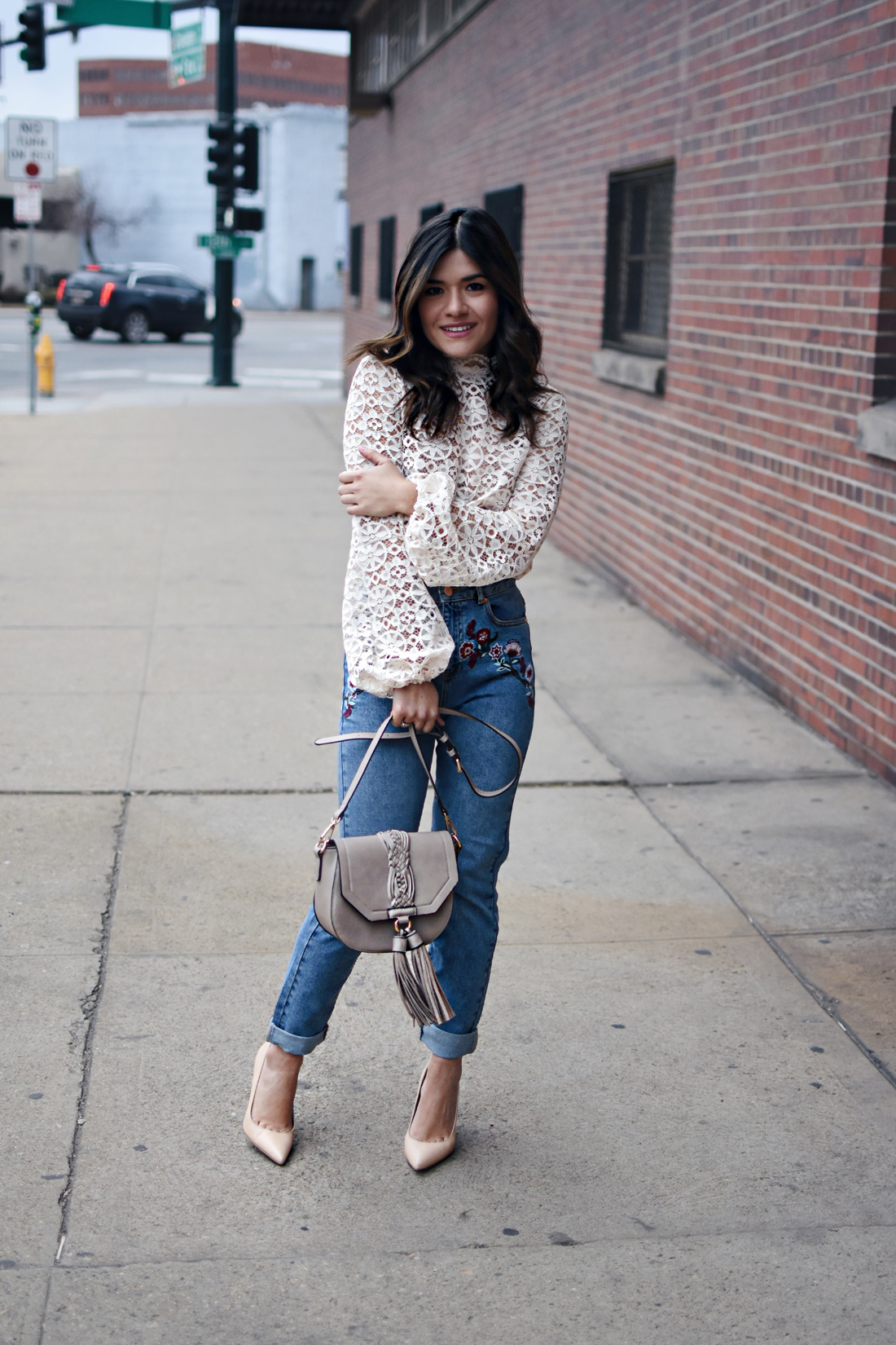 Carolina Hellal of Chic Talk wearing mom jeans, lace top, Sam Edelman nude pumps and a Moda Luxe nude bag - 5 TIPS ON HOW TO WEAR MOM JEANS by popular Denver fashion blogger Chic Talk
