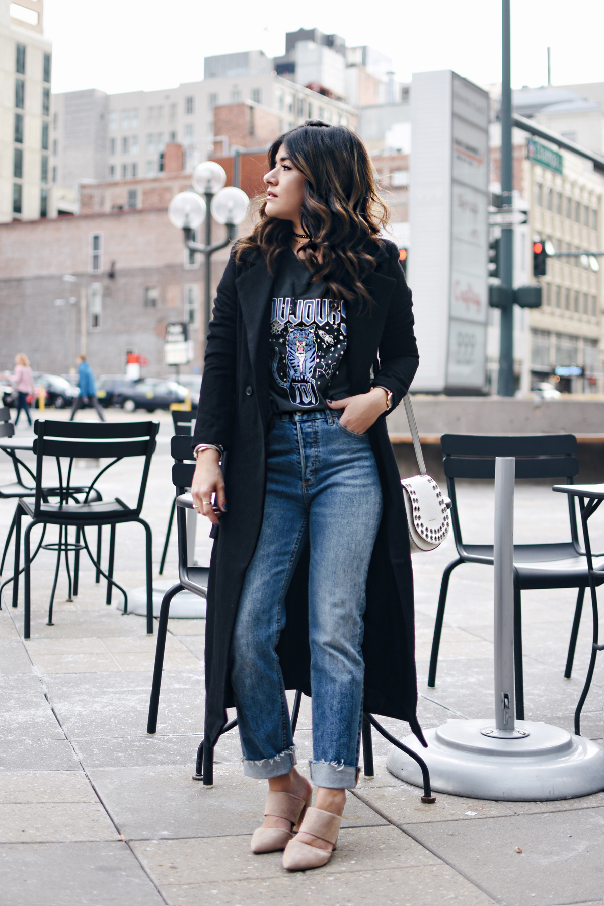 HOW TO STYLE GIRLFRIEND JEANS