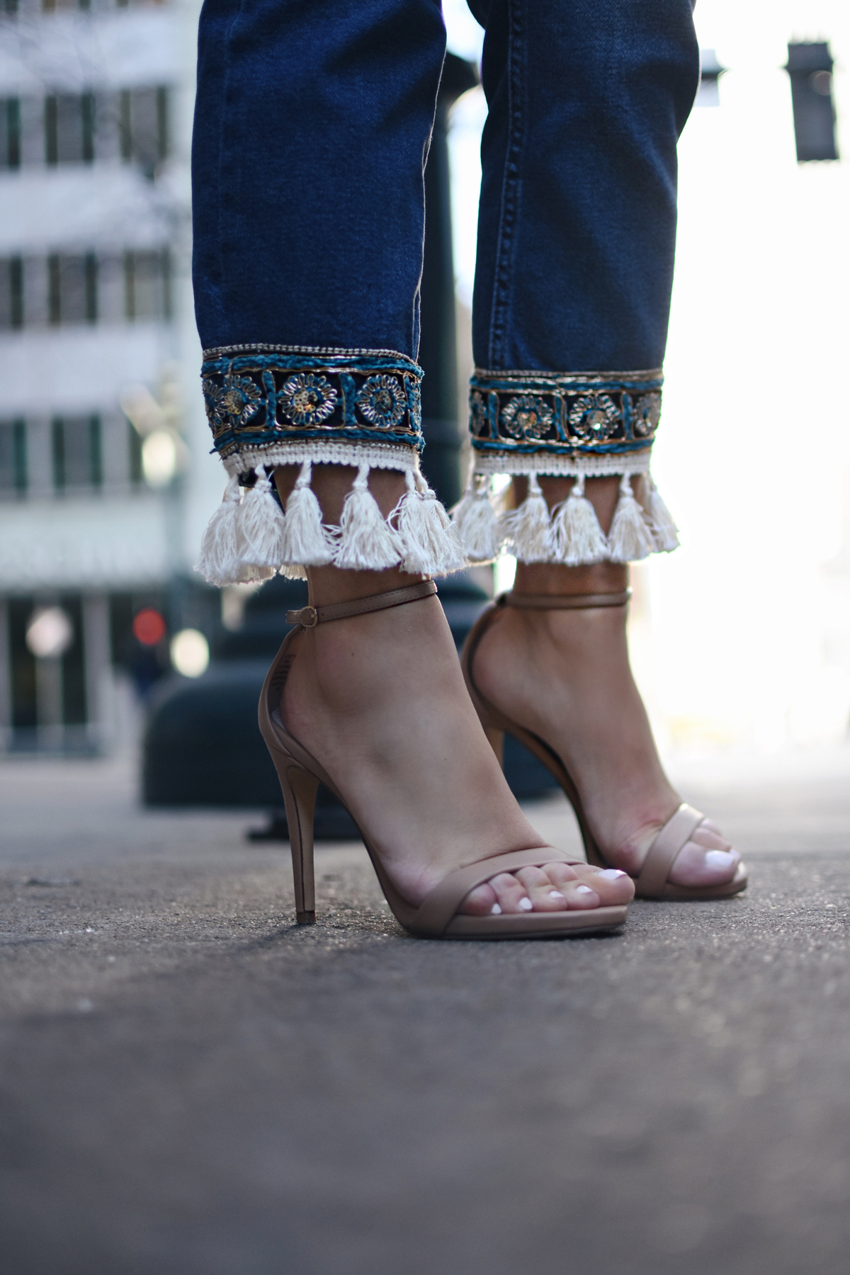 THE JEANS OF THE SEASON