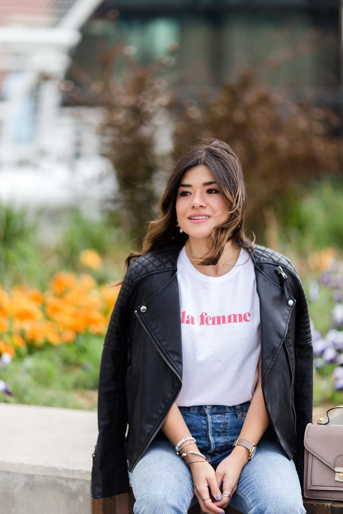 Carolina Hellal of Chic Talk wearing la femme t-shirt via Sezane, Levi's 501 straight vintage jeans, nude mules and topshop black faux leather jacket - LA FEMME TOP VIA SEZANE CLOTHING styled by popular Denver fashion blogger Chic Talk