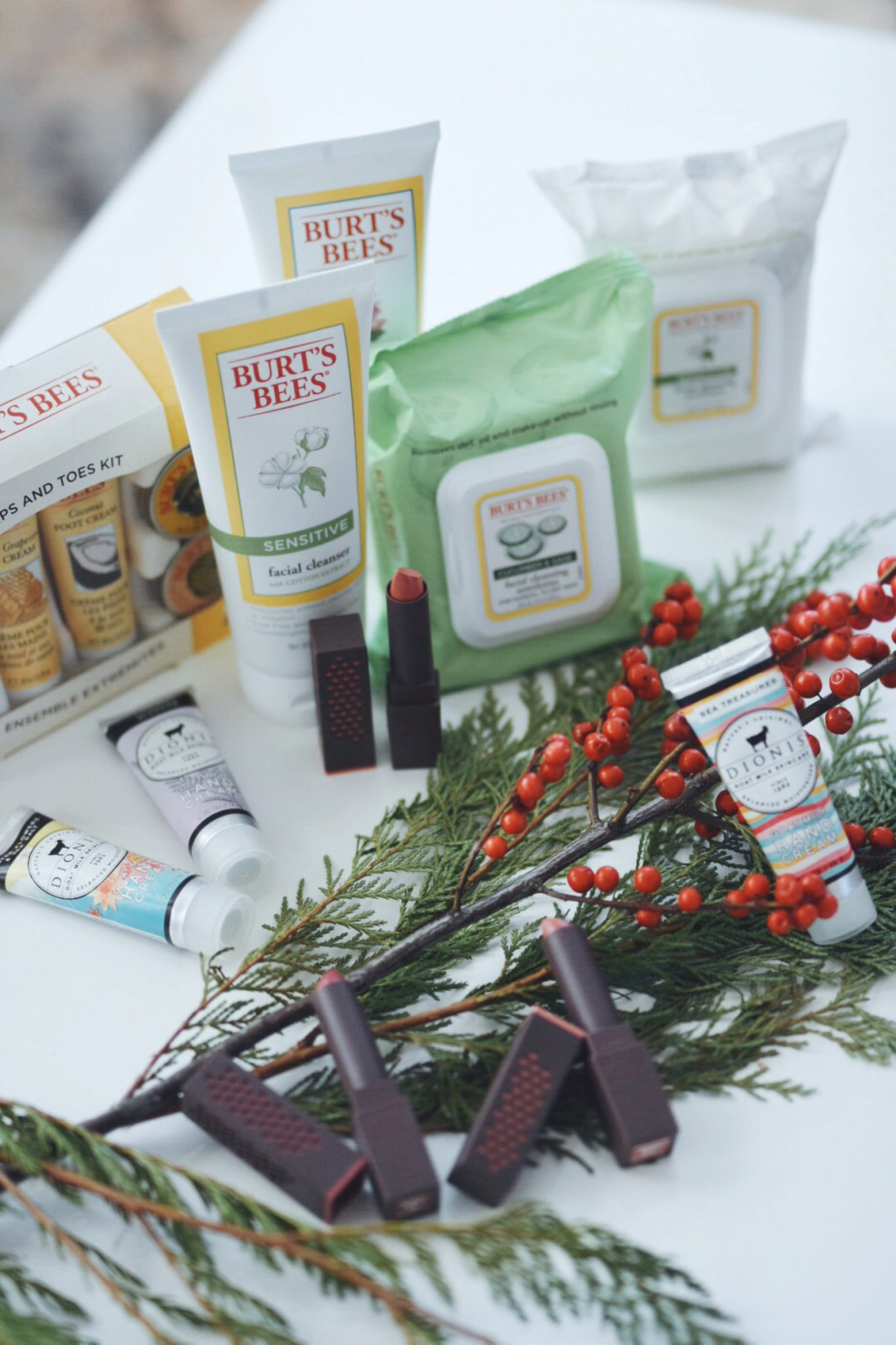 HOLIDAY GIFTS FOR MOM VIA CRACKER BARREL OLD COUNTRY STORE - CRACKER BARREL GIFTS FOR HER by popular Denver style blogger Chic Talk