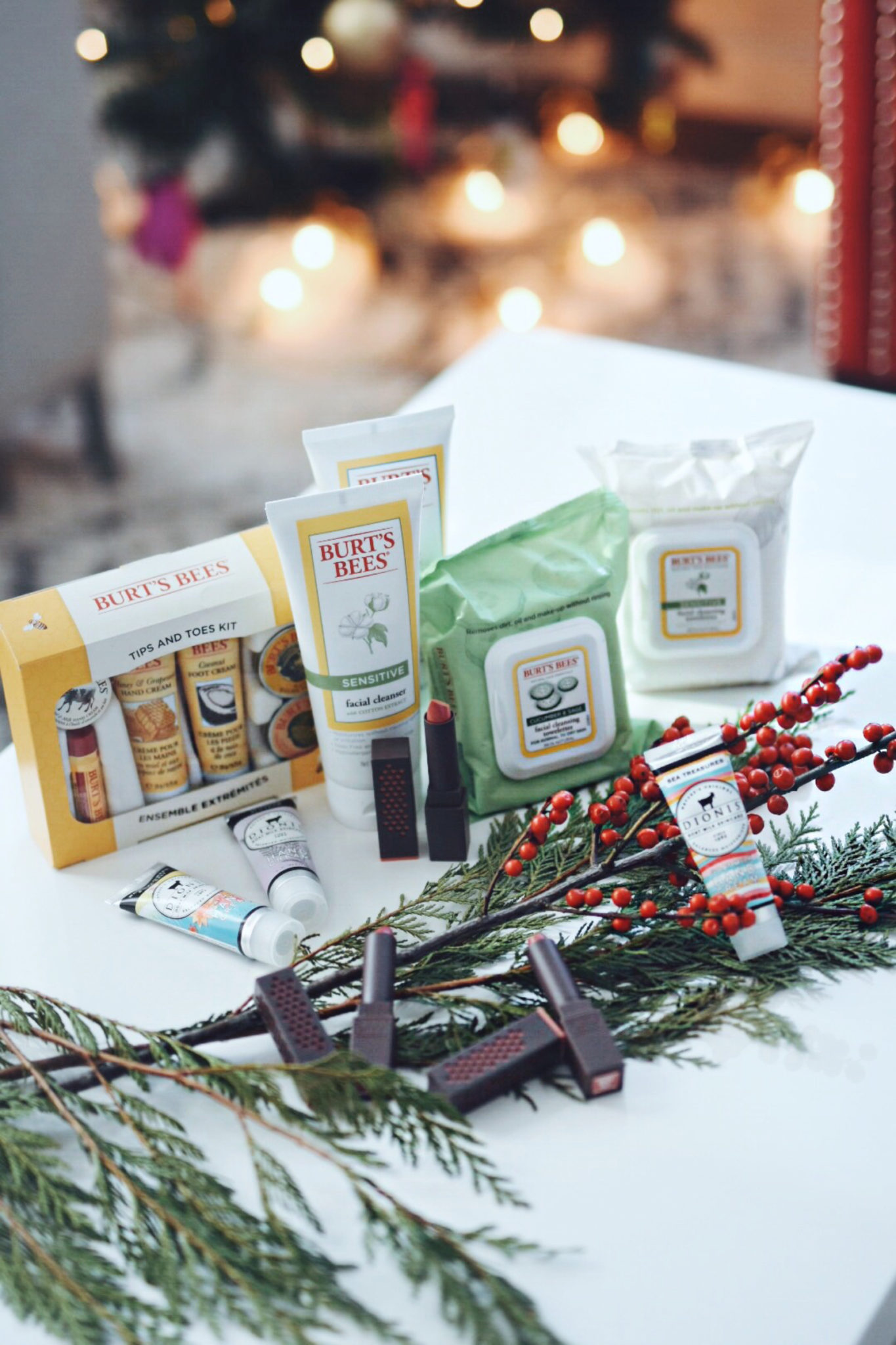 HOLIDAY GIFTS FOR MOM VIA CRACKER BARREL OLD COUNTRY STORE - CRACKER BARREL GIFTS FOR HER by popular Denver style blogger Chic Talk
