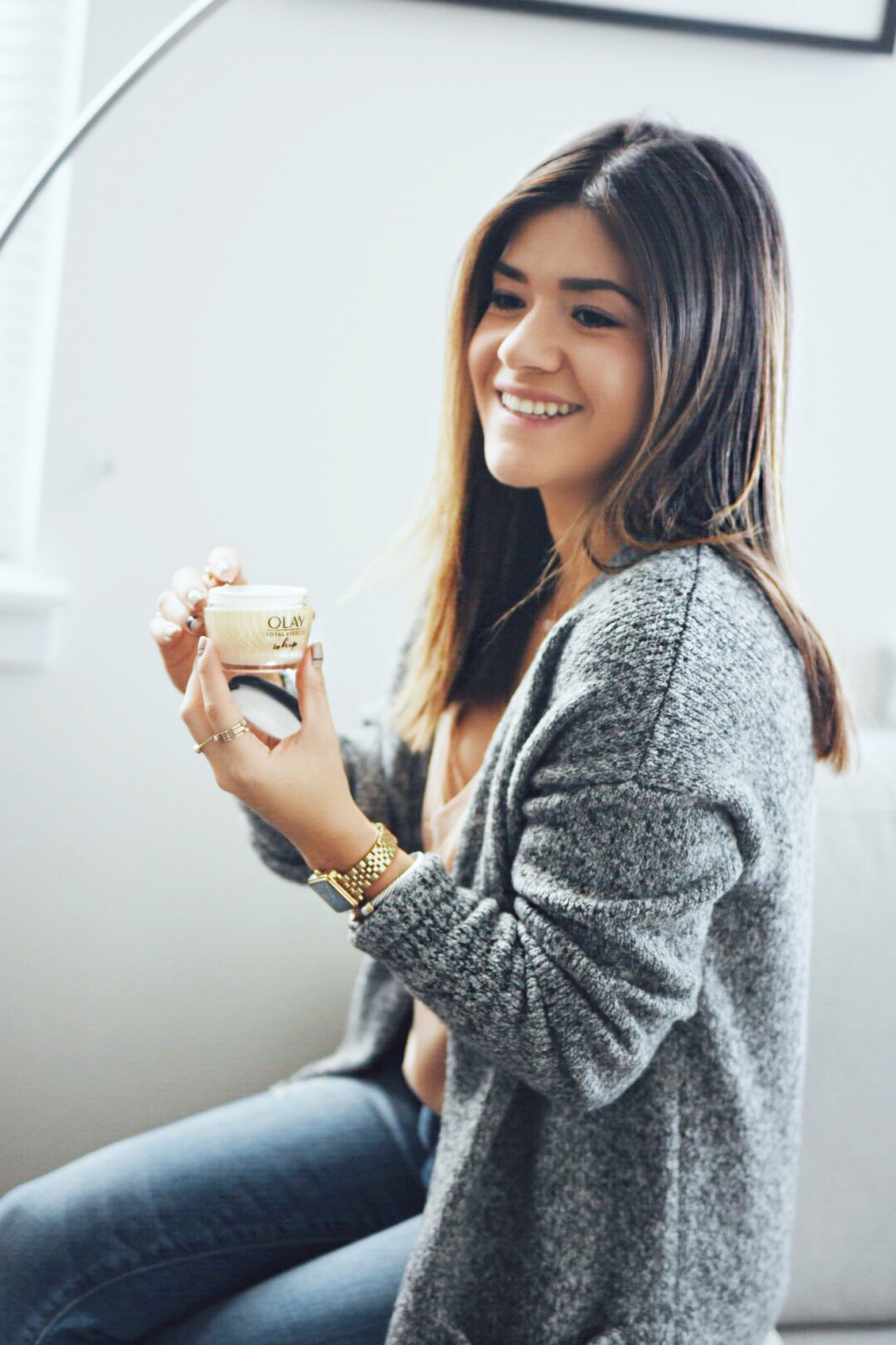 Carolina Hellal of Chic Talk trying the new OLAY Whip