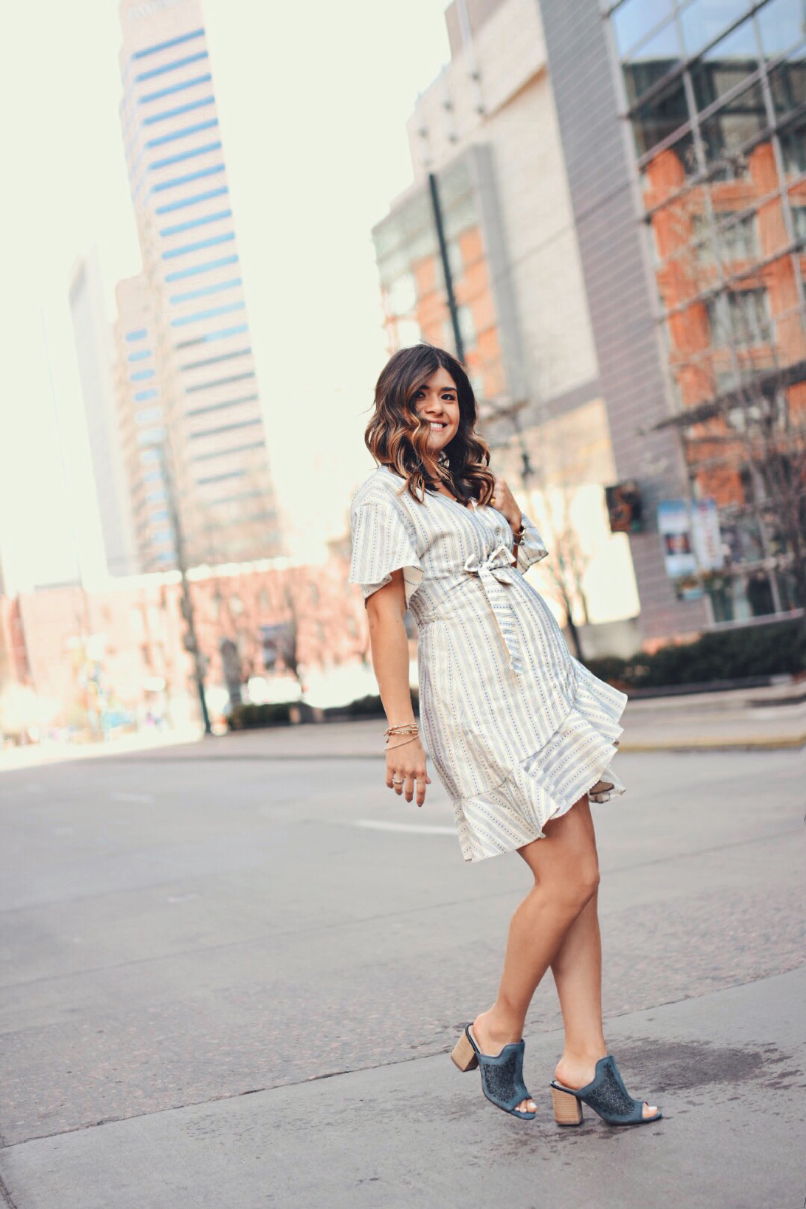 Carolina Hellal of Chic Talk wearing the Hush Puppies Malia Perf Slide via Zappos - MUST-HAVE HUSH PUPPIES SLIDES styled by popular Denver fashion blogger, Chic Talk